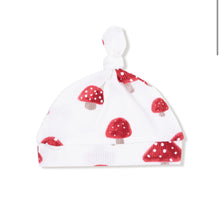  Painterly Mushrooms
Knotted Hat (0-3m)