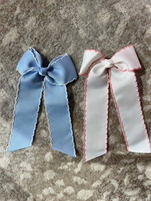  Medium Grosgrain Moonstitch hair bow: Light blue with white trim