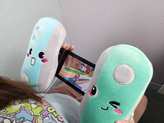 BFF Plushies - Blue & Green Controller 🎮